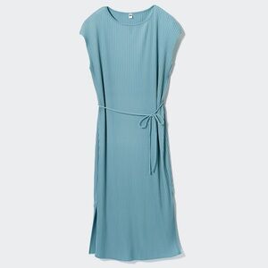 ☀️Uniqlo Pleated Dress